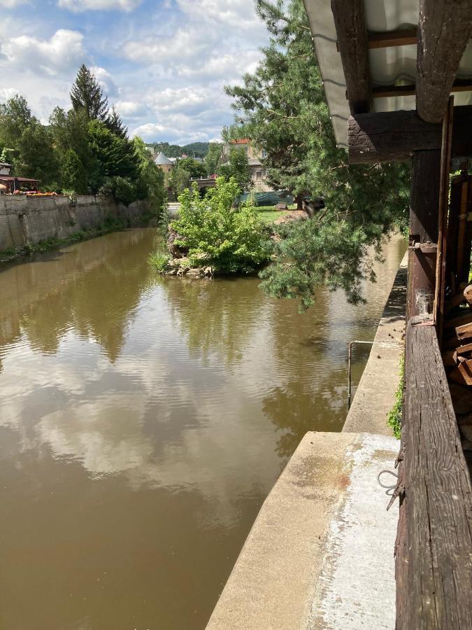 Apartman Na Ostrove Beroun ベロウン エクステリア 写真