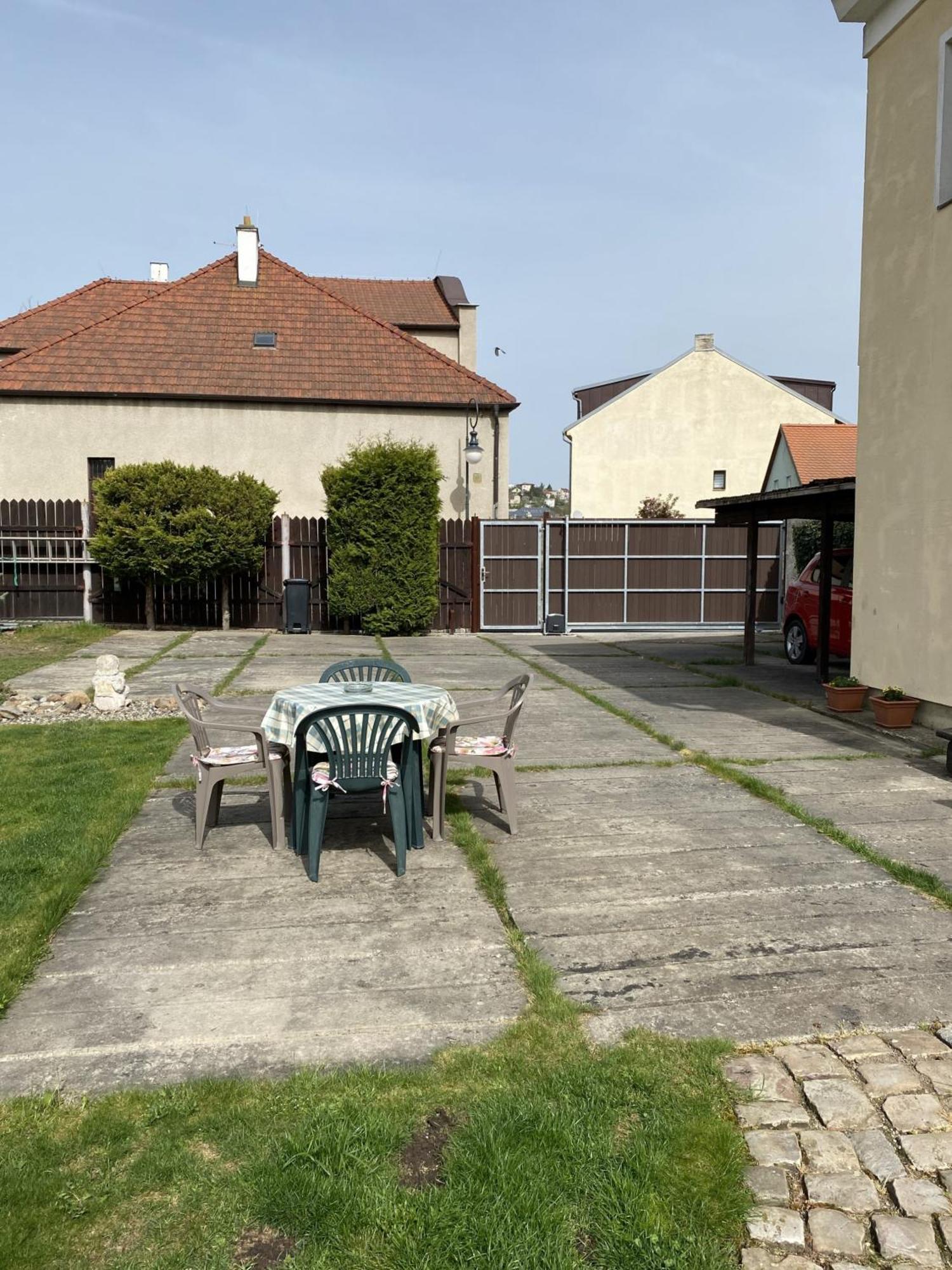 Apartman Na Ostrove Beroun ベロウン エクステリア 写真